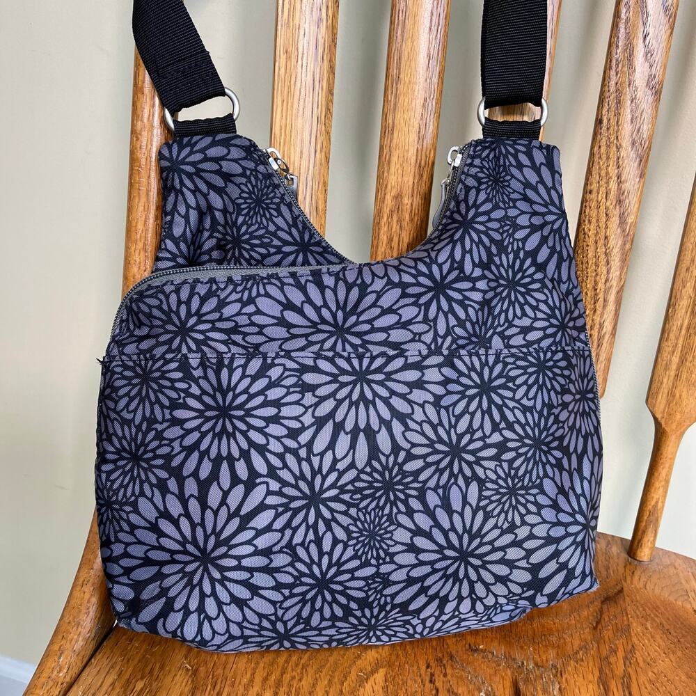 Baggallini Pocket Crossover Crossbody Bag Black Floral Nylon Travel Purse Small - Picture 6 of 16